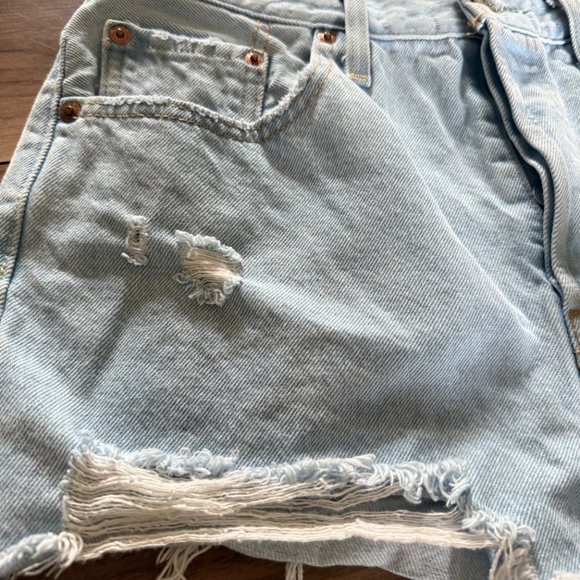 Levi’s 501 High Rise Jean Shorts | Size 29 | Light Wash - Picture 9 of 9